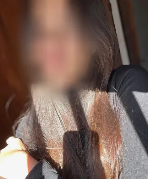 Andrea, 32