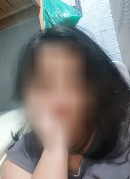 Claudia, 37