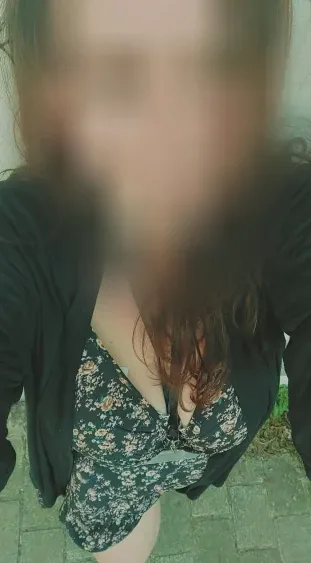 Claudia, 30