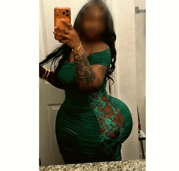 Corinna, 26