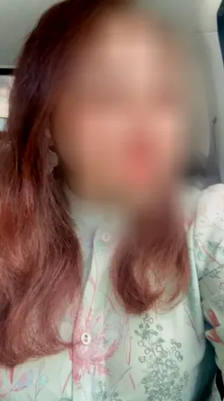 Jasmin, 32