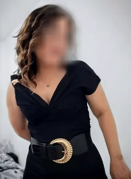 Larissa, 38