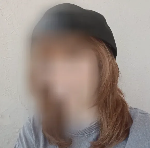 Laura, 27