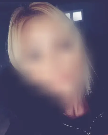 Marie, 25