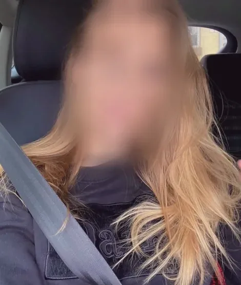 Michaela, 32