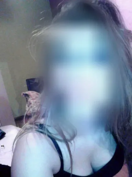 Nikolina, 25