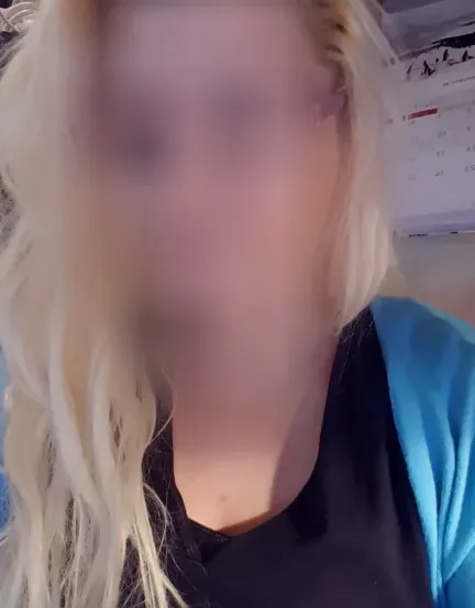 Sabrina, 40
