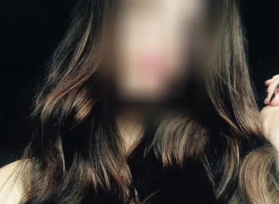 Sandra, 31